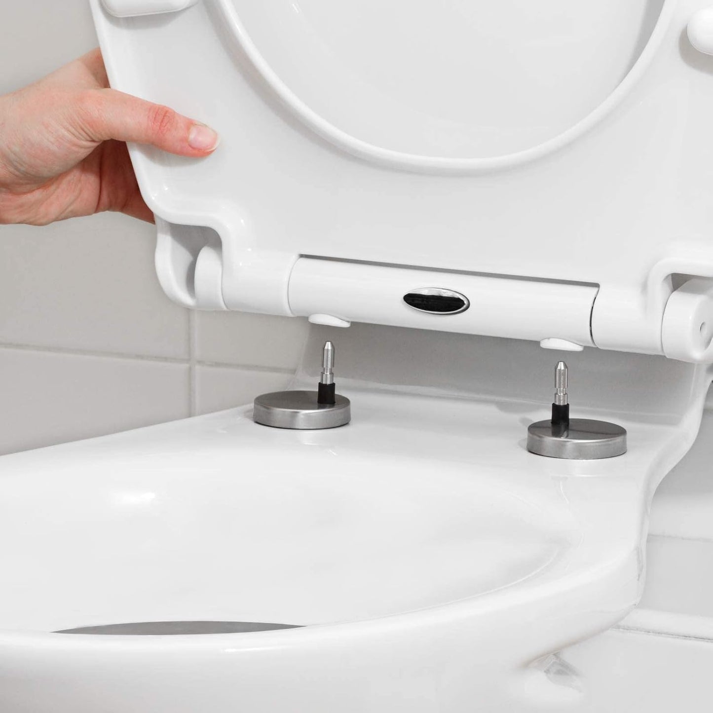 Soft Close Toilet Seat with Quick Release Hinges, Adjustable Top Fixing O Shape Toilet Seat, Easy Clean Anti-Slip White Seat for Standard Toilets